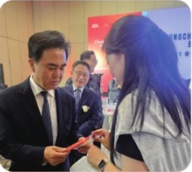 글로벌 파트너와 미팅하는 현장